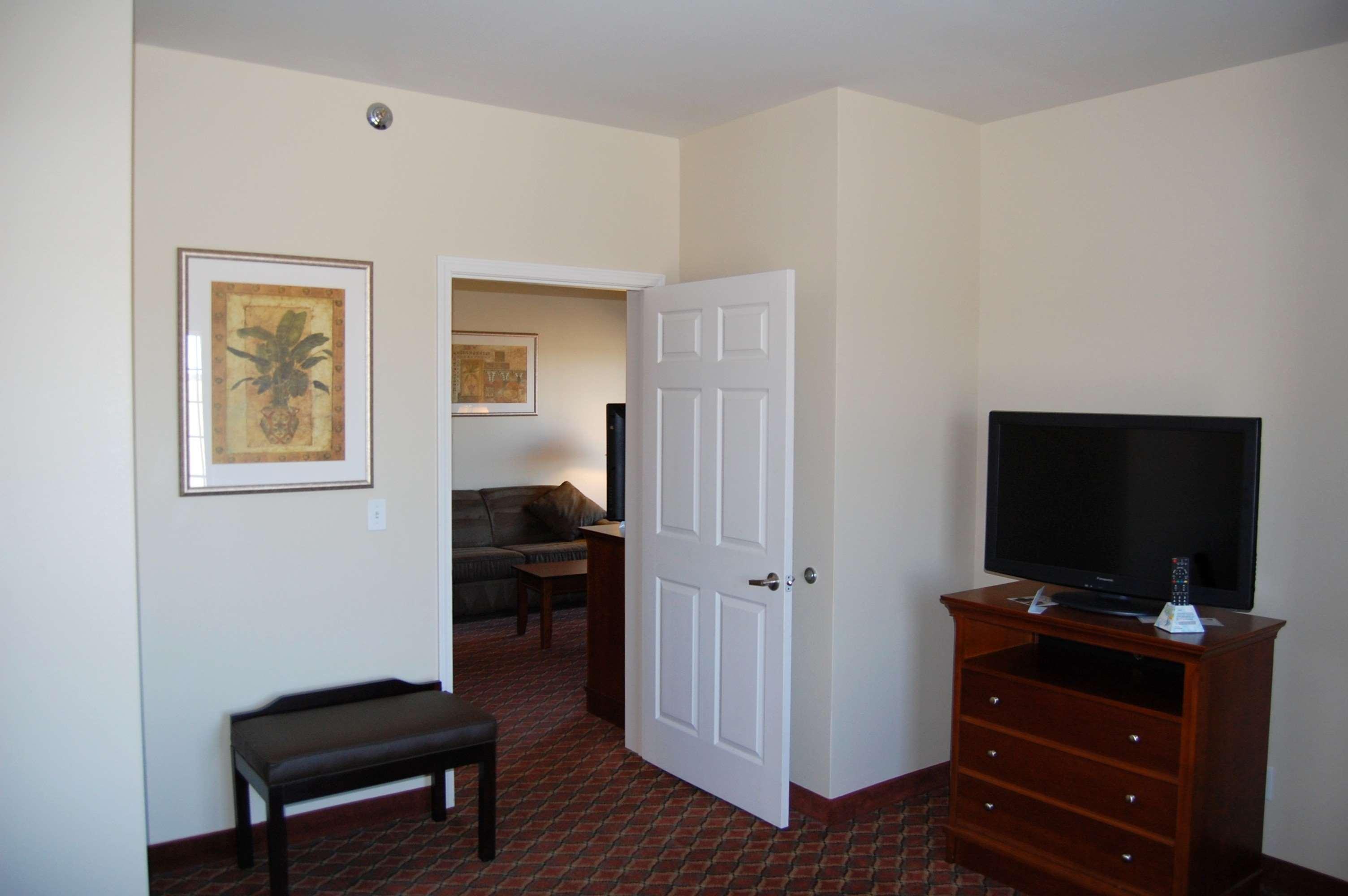 Best Western Plus Midamerica Hotel Mascoutah エクステリア 写真