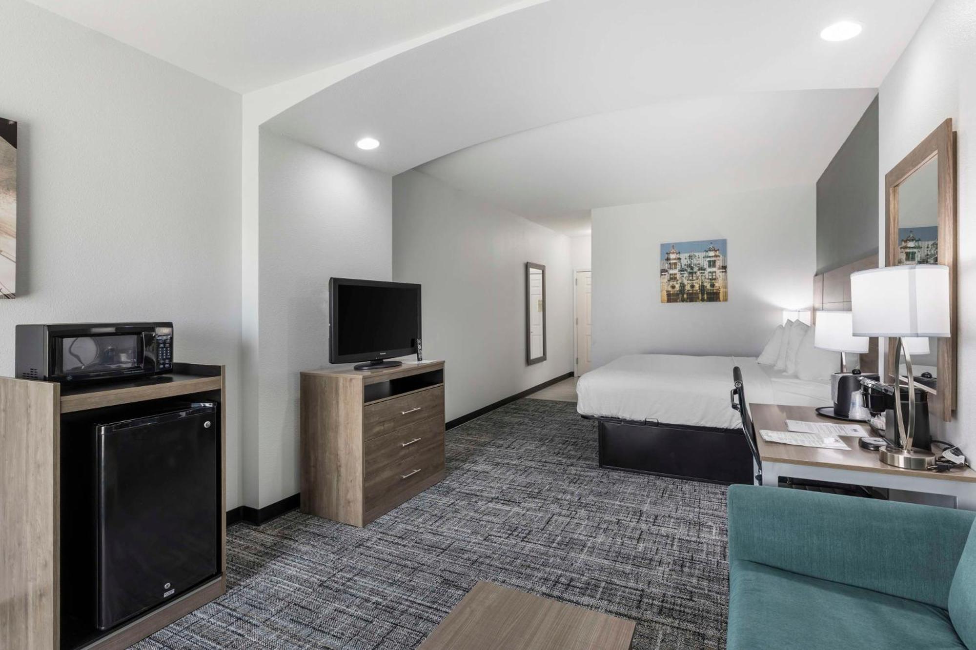 Best Western Plus Midamerica Hotel Mascoutah エクステリア 写真