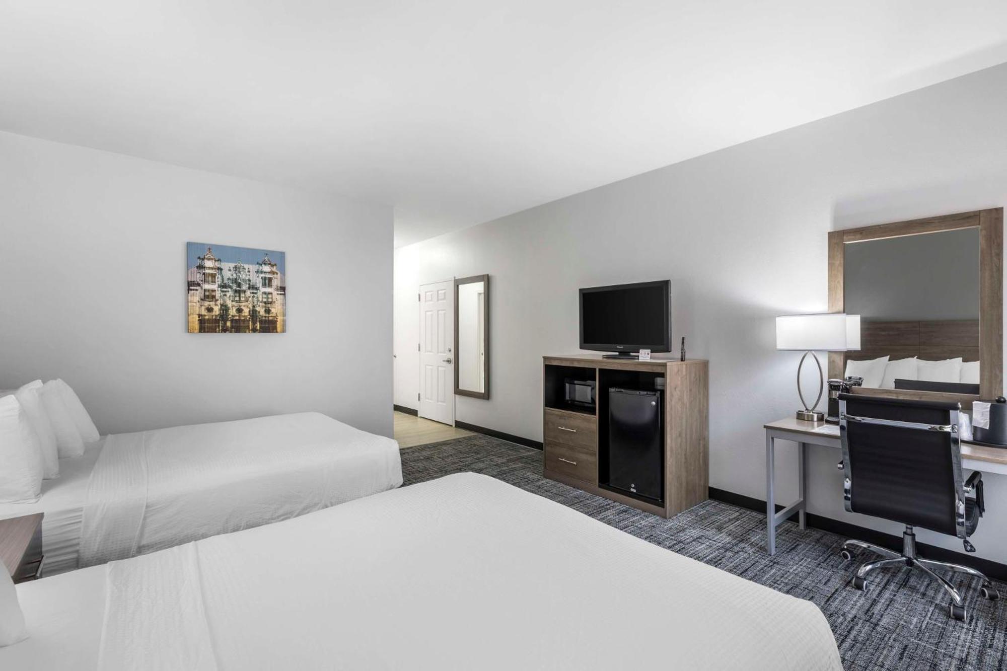 Best Western Plus Midamerica Hotel Mascoutah エクステリア 写真