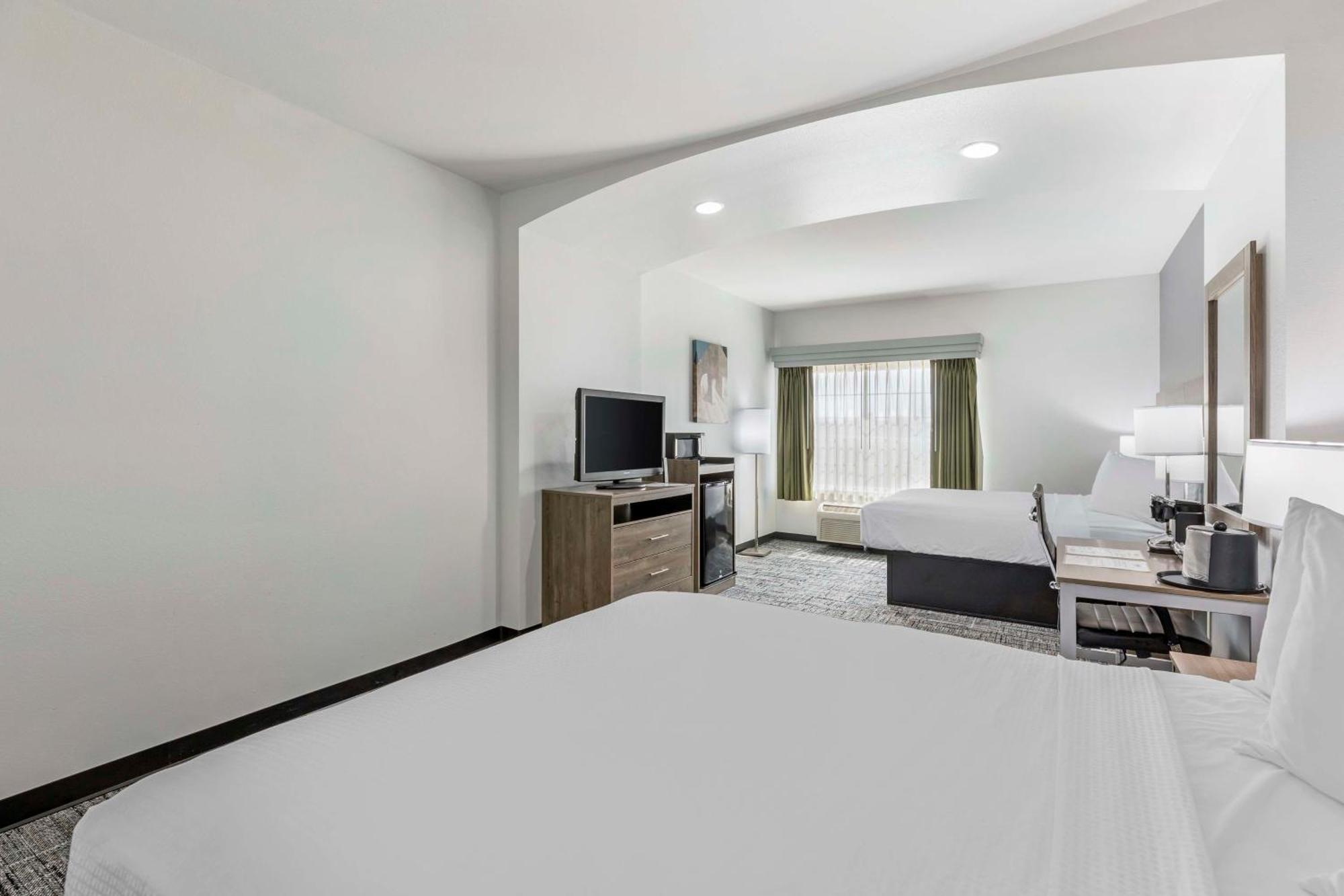 Best Western Plus Midamerica Hotel Mascoutah エクステリア 写真